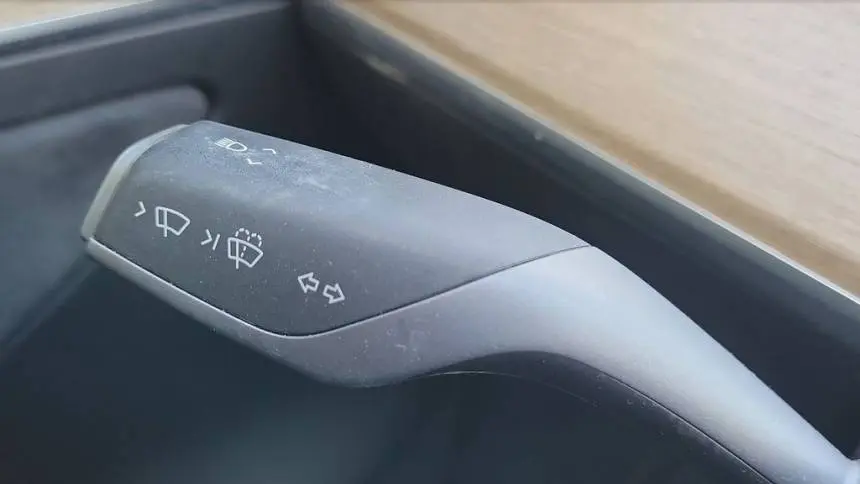 2022 Tesla Model Y 7SAYGDEF7NF563464