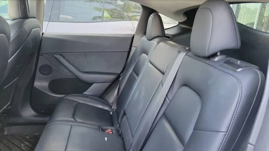 2022 Tesla Model Y 7SAYGDEF7NF563464