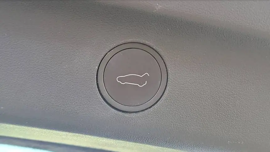 2022 Tesla Model Y 7SAYGDEF7NF563464