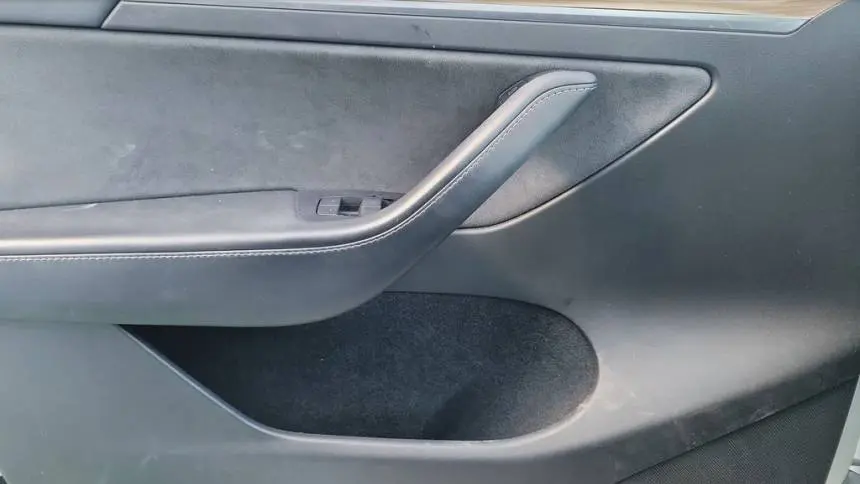 2022 Tesla Model Y 7SAYGDEF7NF563464