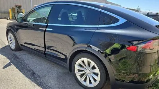 2019 Tesla Model X 5YJXCAE2XKF152037