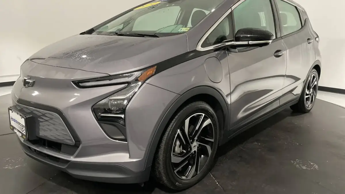 2022 Chevrolet Bolt - Images - 4