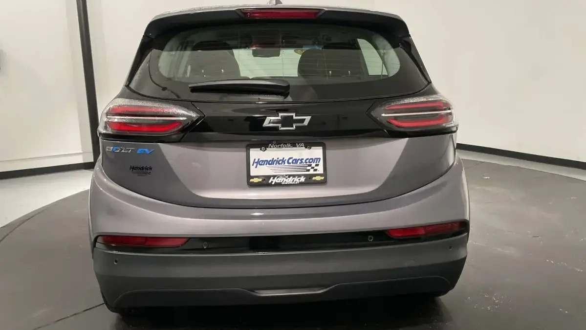 2022 Chevrolet Bolt - Images - 8