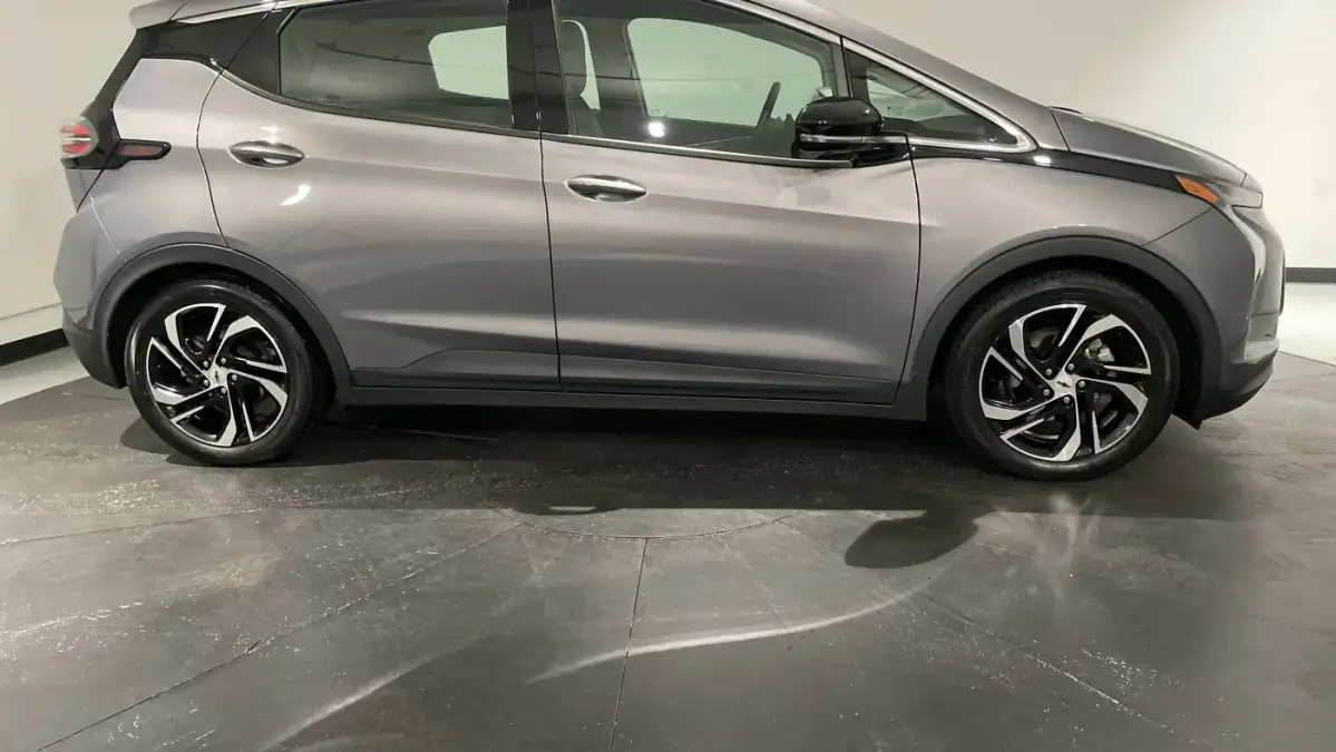 2022 Chevrolet Bolt - Images - 10