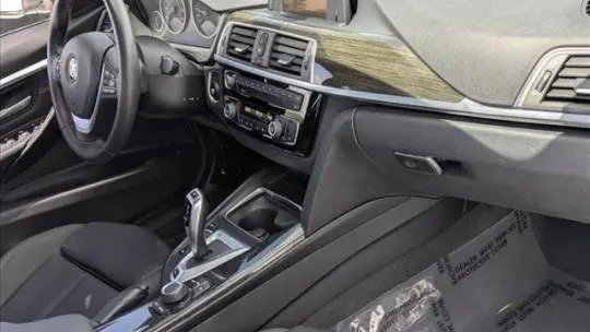 2017 BMW 3 Series WBA8E1C3XHA156680
