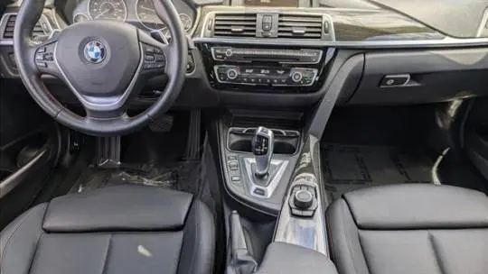 2017 BMW 3 Series WBA8E1C3XHA156680