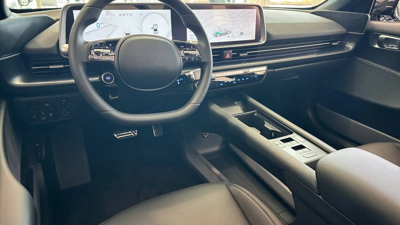 2025 Hyundai IONIQ 6 KMHM54AA3SA105013