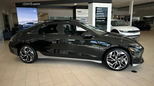 2025 Hyundai IONIQ 6 KMHM54AA3SA105013