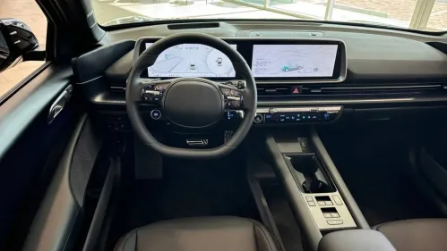 2025 Hyundai IONIQ 6 KMHM54AA3SA105013