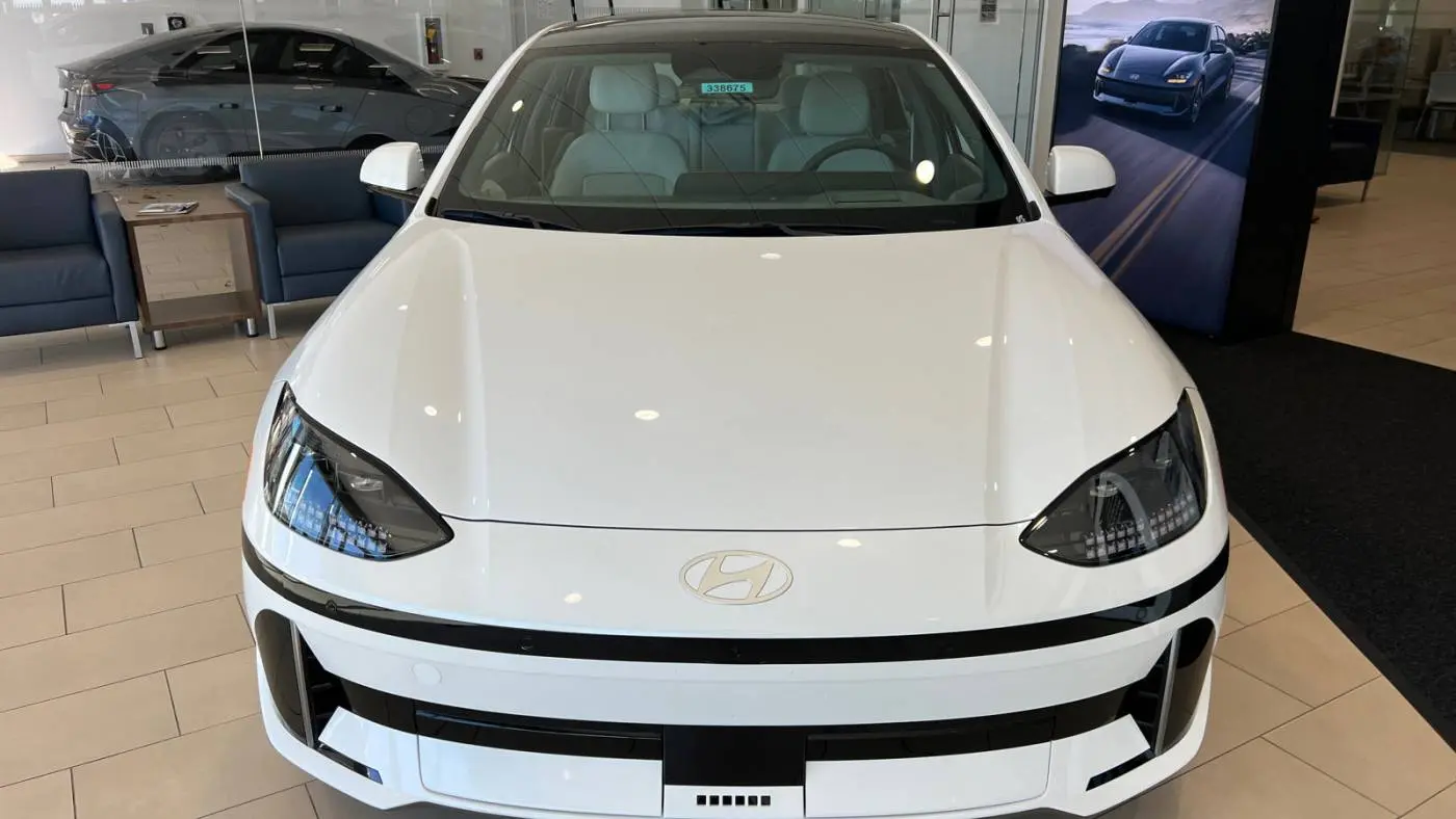 2025 Hyundai IONIQ 6 KMHM54AA5SA105384