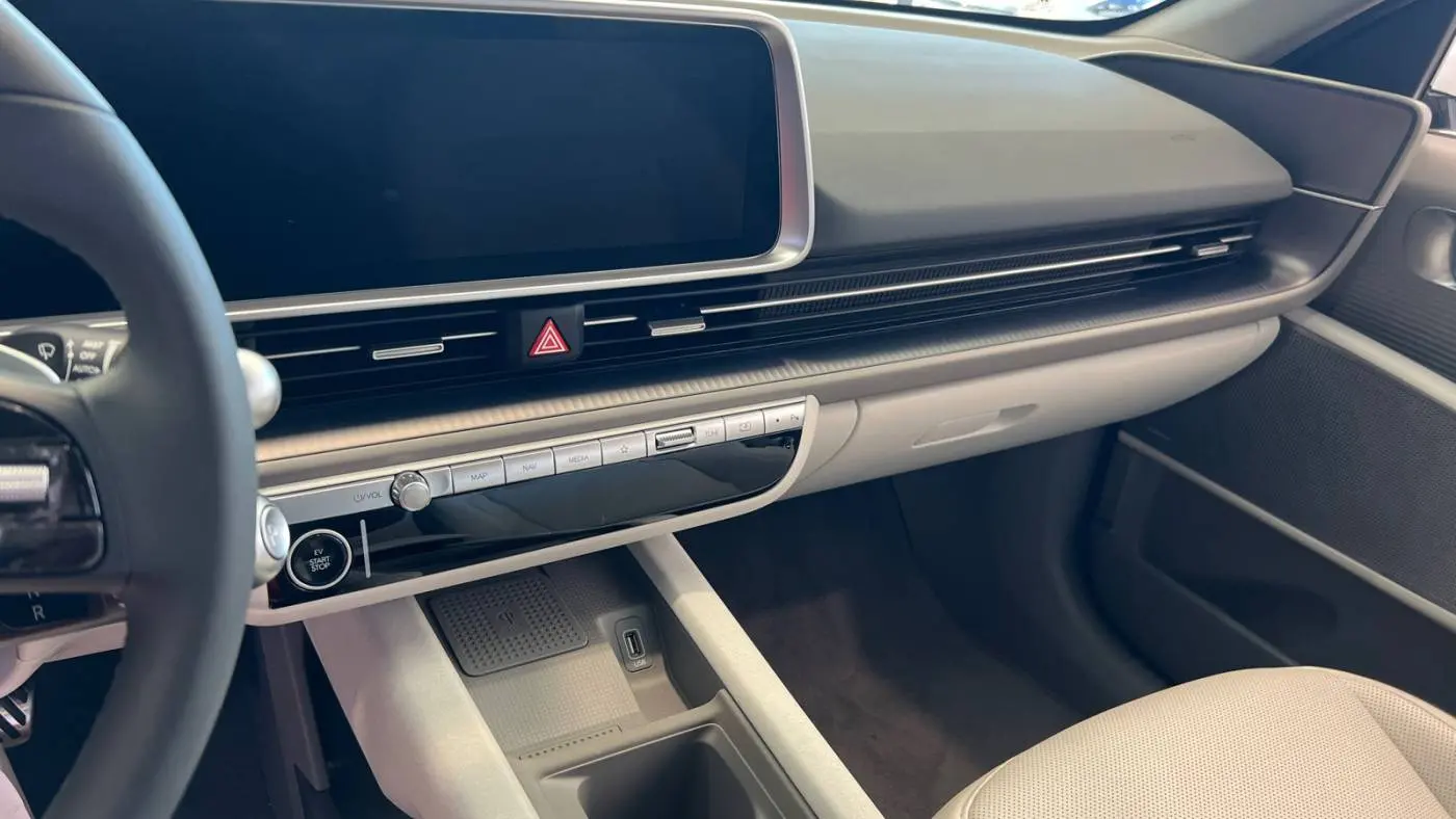 2025 Hyundai IONIQ 6 KMHM54AA5SA105384