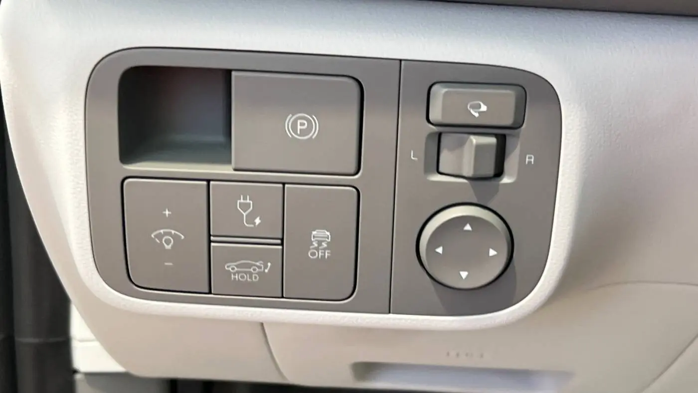 2025 Hyundai IONIQ 6 KMHM54AA5SA105384