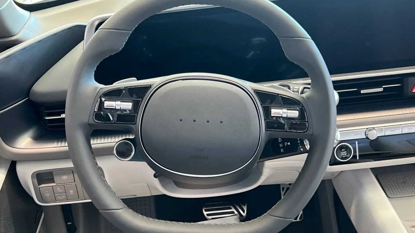 2025 Hyundai IONIQ 6 KMHM54AA5SA105384