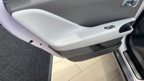 2025 Hyundai IONIQ 6 KMHM54AA5SA105384