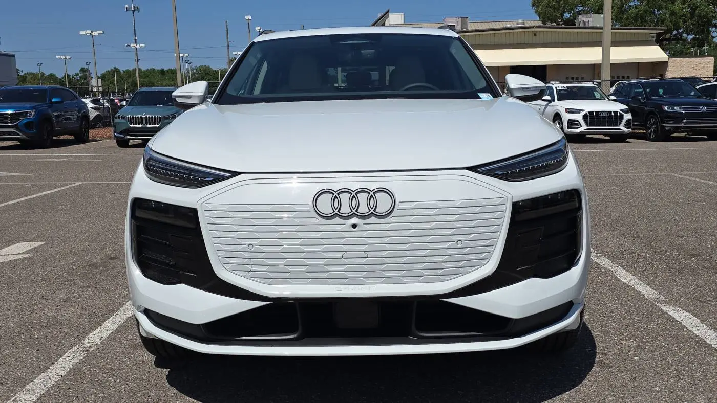 2025 Audi Q6 e-tron WA122BGF2SA021125