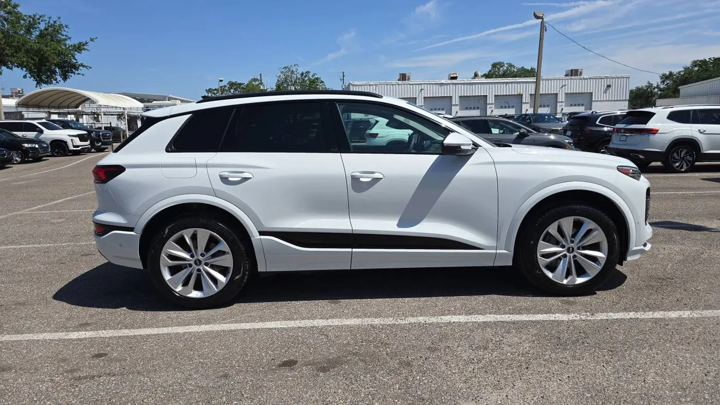 2025 Audi Q6 e-tron WA122BGF2SA021125
