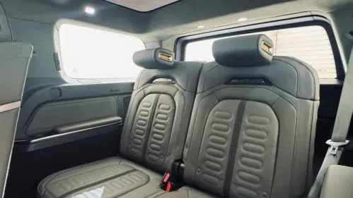 2023 Rivian R1S - Images - 8