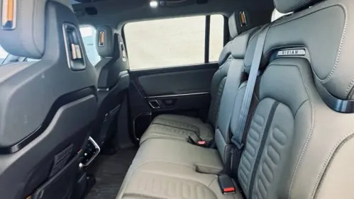2023 Rivian R1S - Images - 12