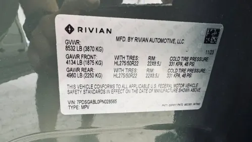 2023 Rivian R1S - Images - 14