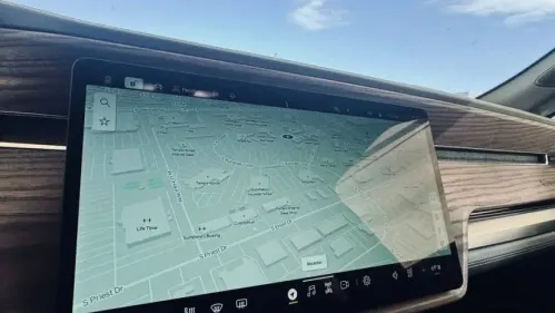 2023 Rivian R1S - Images - 16