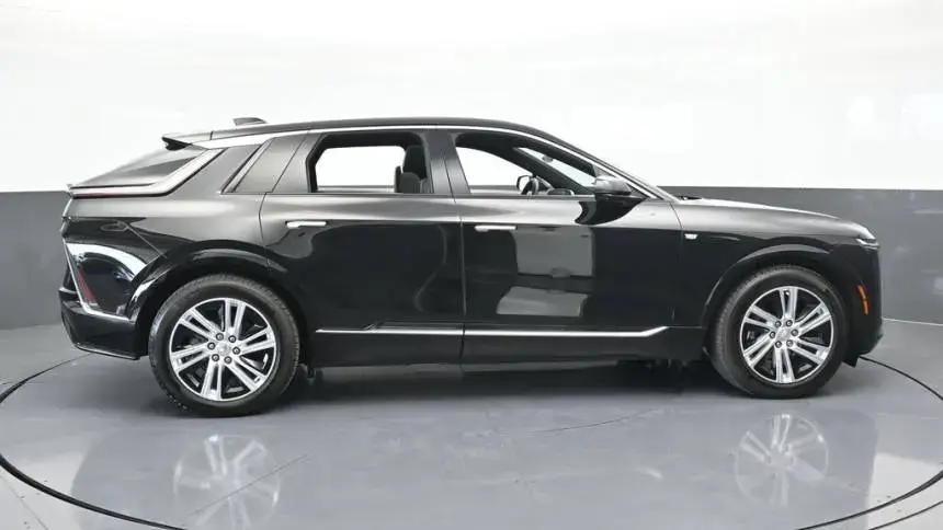 2024 Cadillac Lyriq - Images - 7