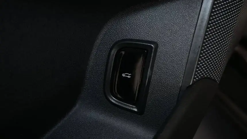 2024 Cadillac Lyriq - Images - 15