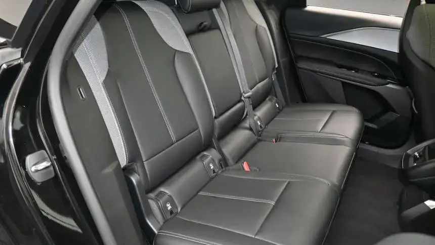 2024 Cadillac Lyriq - Images - 48
