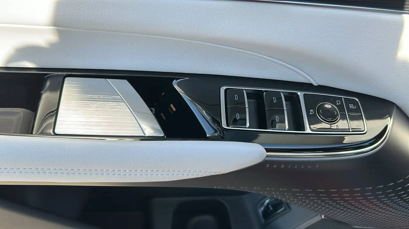 2025 Cadillac Lyriq 1GYKPNRL2SZ306592