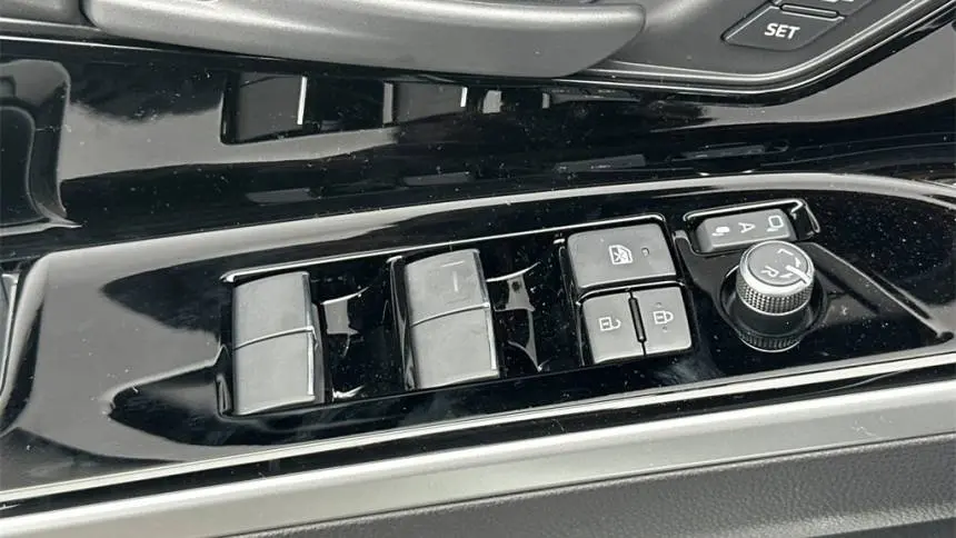 2025 Subaru Solterra JTMABABA1SA101037