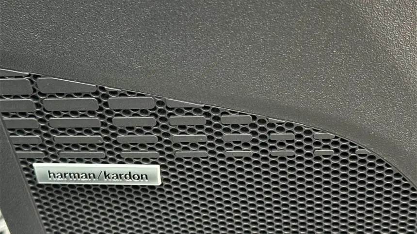 2025 Subaru Solterra JTMABABA1SA101037