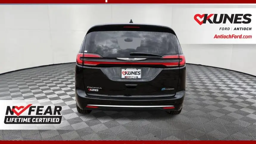 2023 Chrysler Pacifica 2C4RC1L74PR618273