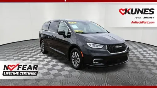 2023 Chrysler Pacifica 2C4RC1L74PR618273