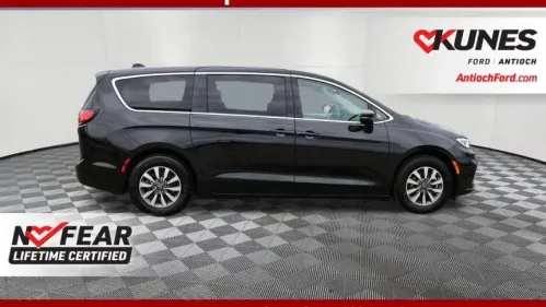 2023 Chrysler Pacifica 2C4RC1L74PR618273