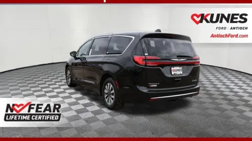 2023 Chrysler Pacifica 2C4RC1L74PR618273