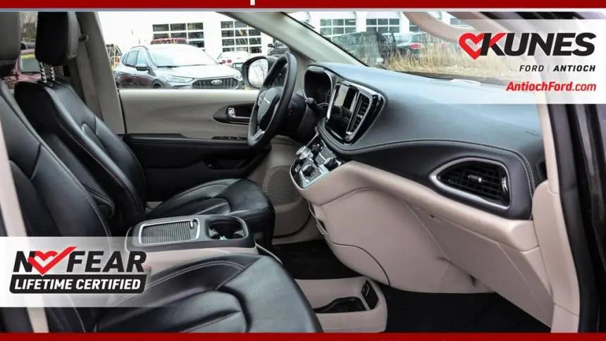2023 Chrysler Pacifica 2C4RC1L74PR618273
