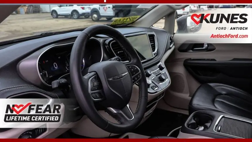 2023 Chrysler Pacifica 2C4RC1L74PR618273