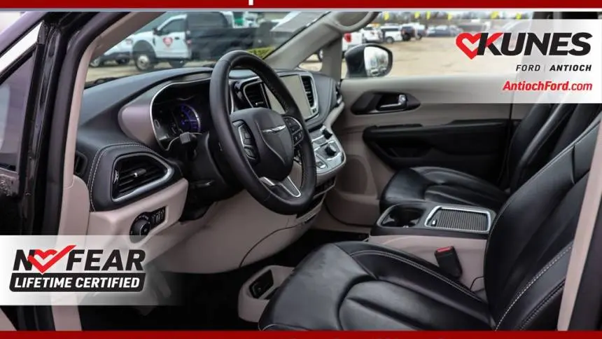2023 Chrysler Pacifica 2C4RC1L74PR618273