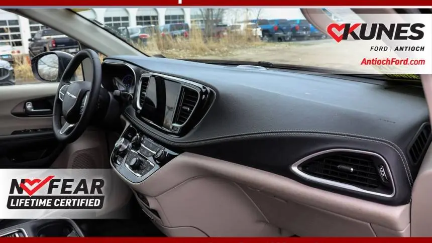 2023 Chrysler Pacifica 2C4RC1L74PR618273