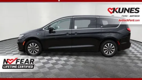 2023 Chrysler Pacifica 2C4RC1L74PR618273