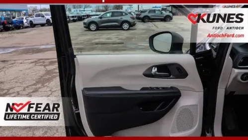 2023 Chrysler Pacifica 2C4RC1L74PR618273
