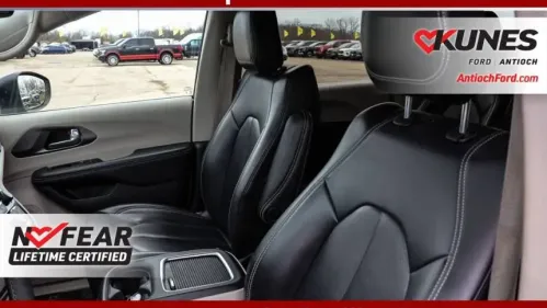 2023 Chrysler Pacifica 2C4RC1L74PR618273