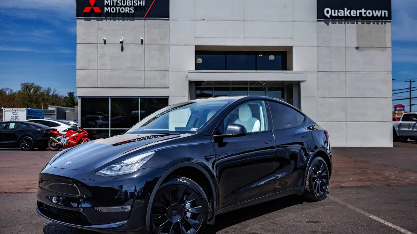 2022 Tesla Model Y 7SAYGDEE7NF438407