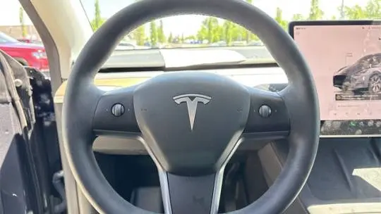 2023 Tesla Model Y 7SAYGDEE6PF835013
