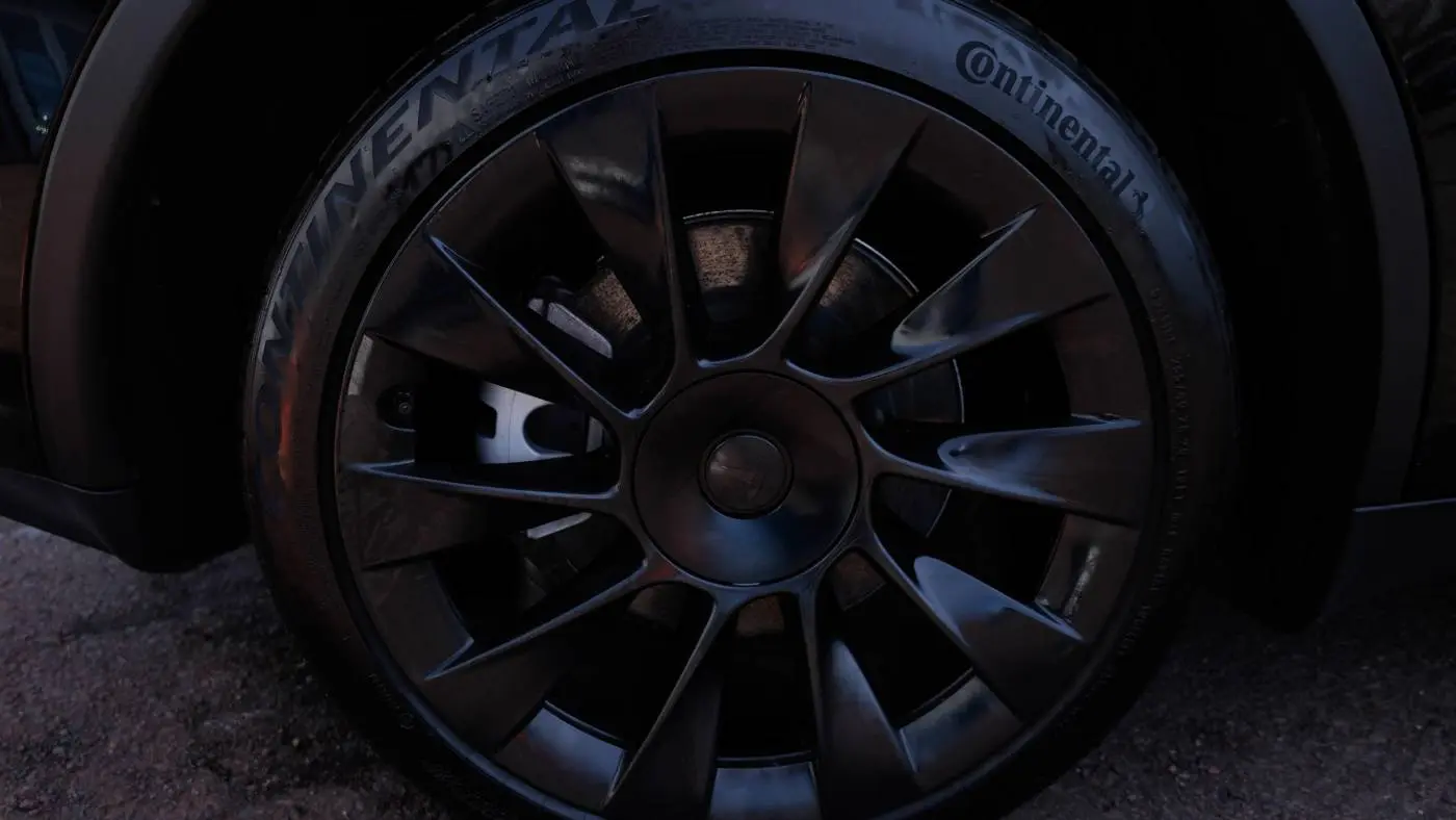 2022 Tesla Model Y 7SAYGDEE7NF438407