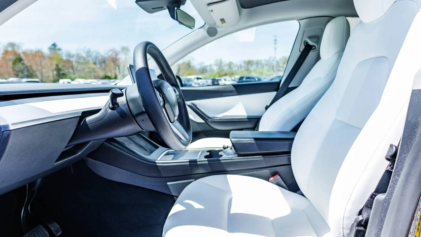 2022 Tesla Model Y 7SAYGDEE7NF438407