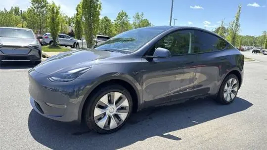 2023 Tesla Model Y 7SAYGDEE6PF835013
