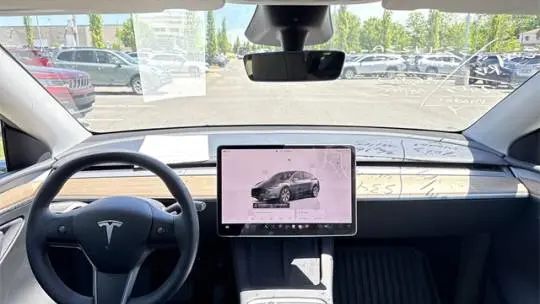 2023 Tesla Model Y 7SAYGDEE6PF835013