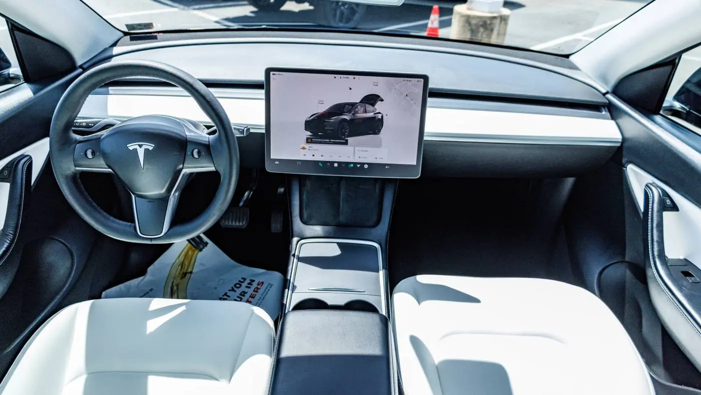 2022 Tesla Model Y 7SAYGDEE7NF438407