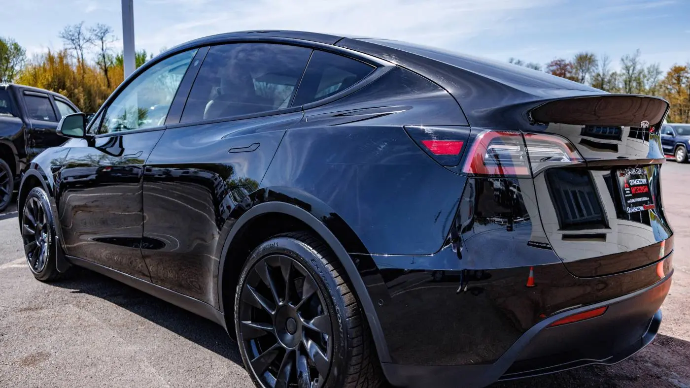 2022 Tesla Model Y 7SAYGDEE7NF438407
