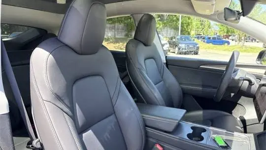 2023 Tesla Model Y 7SAYGDEE6PF835013